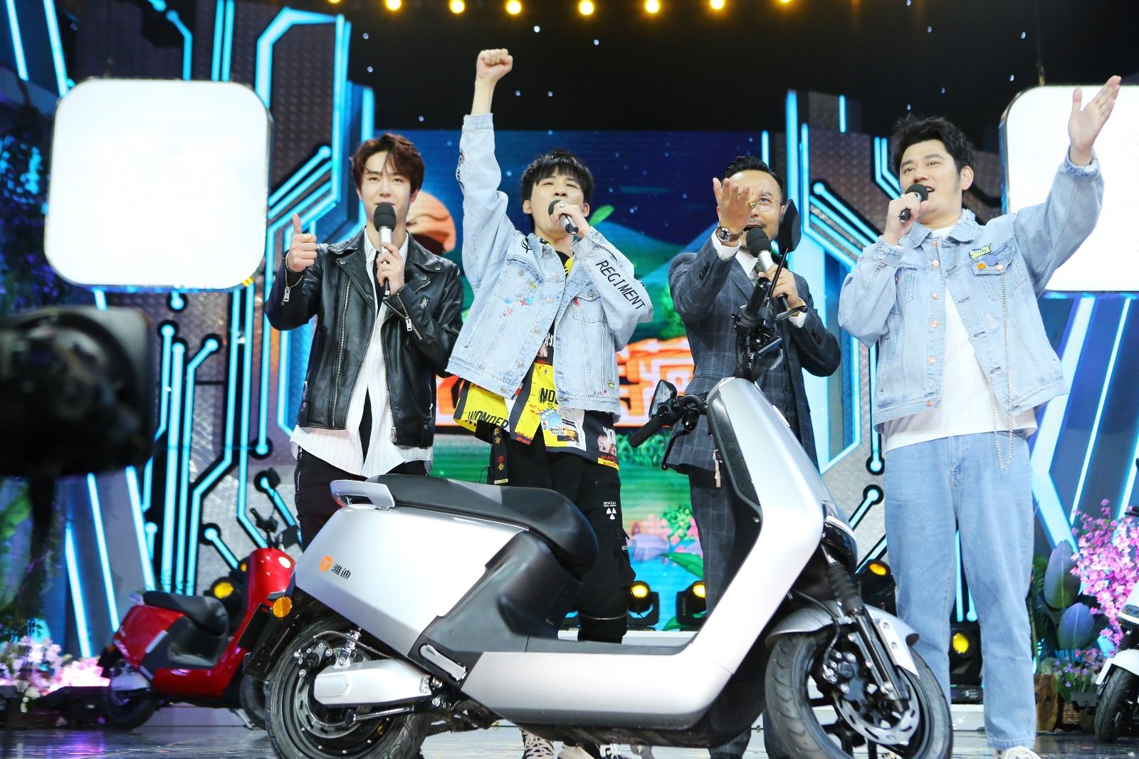 雅迪新闻：雅迪G5亮相《天天向上》品牌形象大使范迪塞尔助力雅迪国际征程